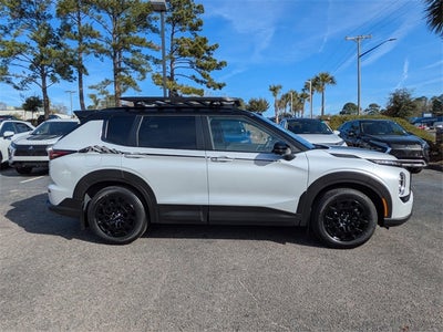 2026 Mitsubishi Outlander Base