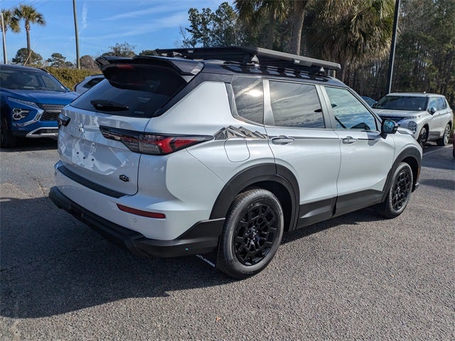 2026 Mitsubishi Outlander Base