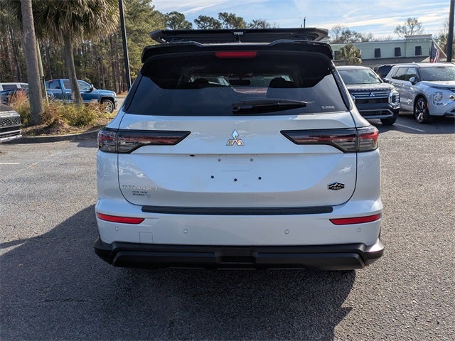 2026 Mitsubishi Outlander Base