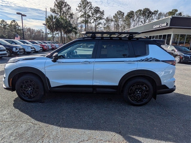 2026 Mitsubishi Outlander Base