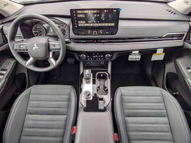 2026 Mitsubishi Outlander Base