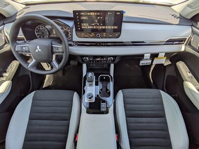 2026 Mitsubishi Outlander SE