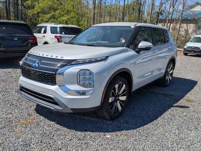 2026 Mitsubishi Outlander SE