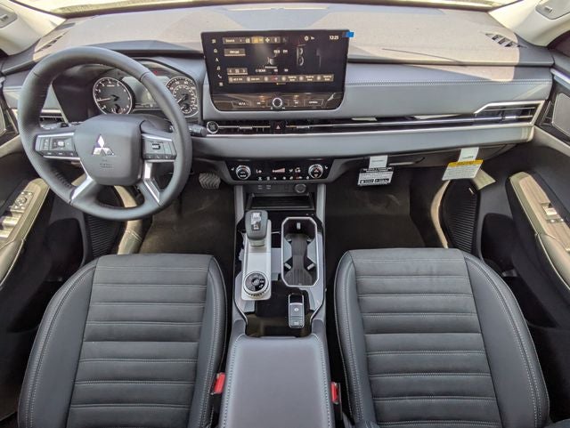 2026 Mitsubishi Outlander Base