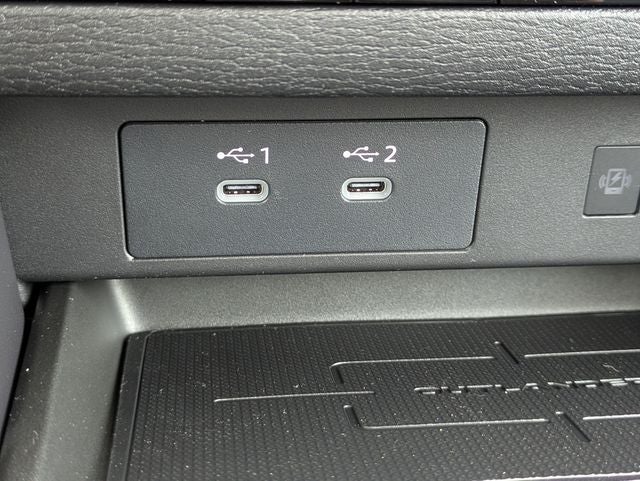 2026 Mitsubishi Outlander Base