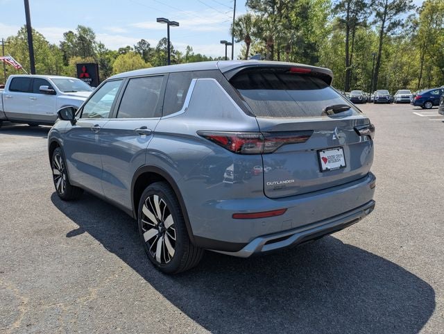 2026 Mitsubishi Outlander Base