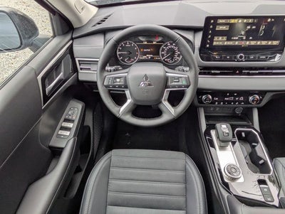 2026 Mitsubishi Outlander Base