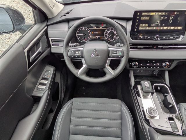 2026 Mitsubishi Outlander Base