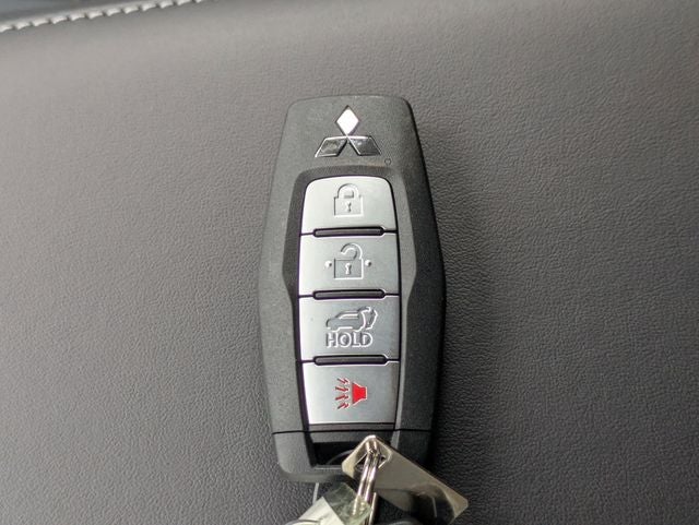 2026 Mitsubishi Outlander Base