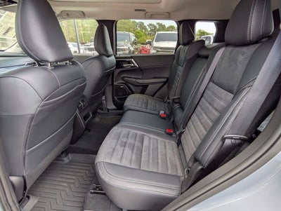 2026 Mitsubishi Outlander Base