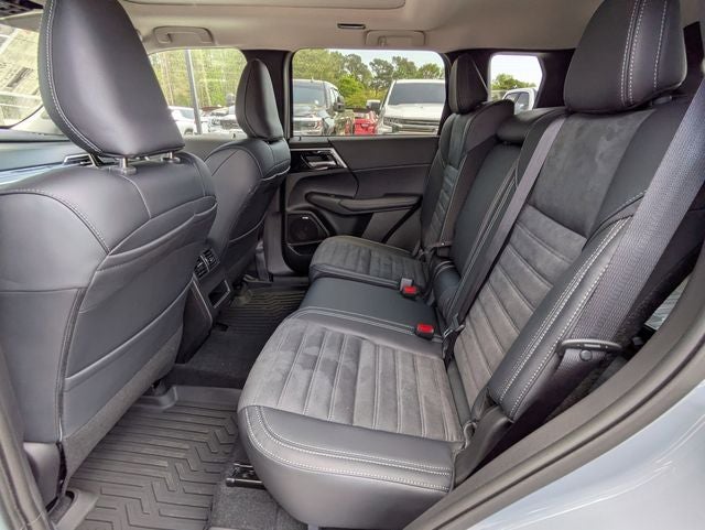 2026 Mitsubishi Outlander Base