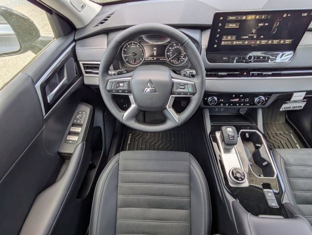 2026 Mitsubishi Outlander Base