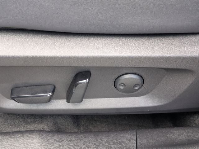 2026 Mitsubishi Outlander Base