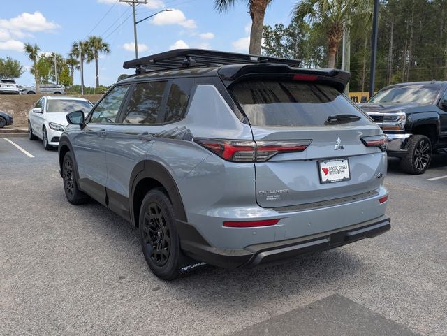 2026 Mitsubishi Outlander Base
