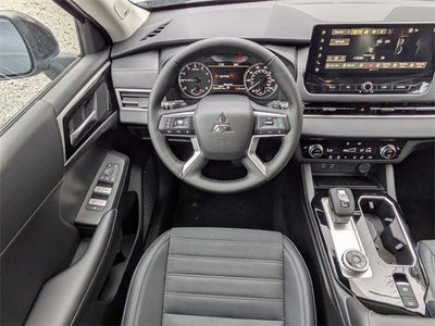 2026 Mitsubishi Outlander Base