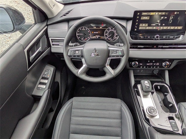 2026 Mitsubishi Outlander Base