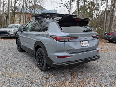 2026 Mitsubishi Outlander Base