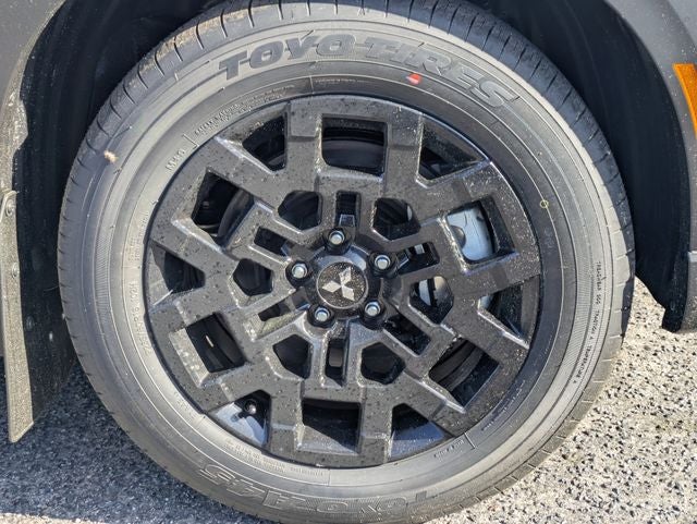 2026 Mitsubishi Outlander Base