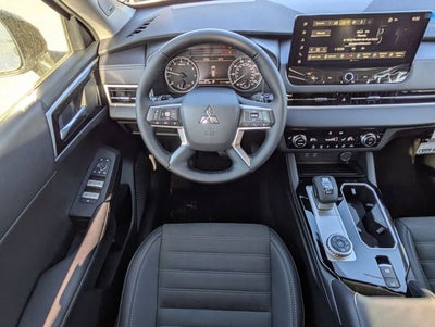 2026 Mitsubishi Outlander Base