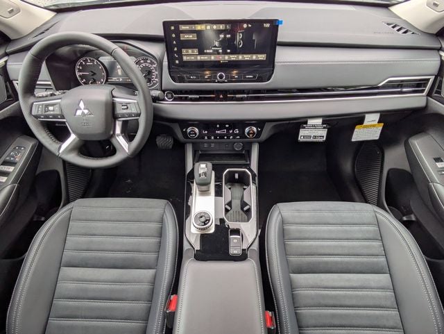 2026 Mitsubishi Outlander Base