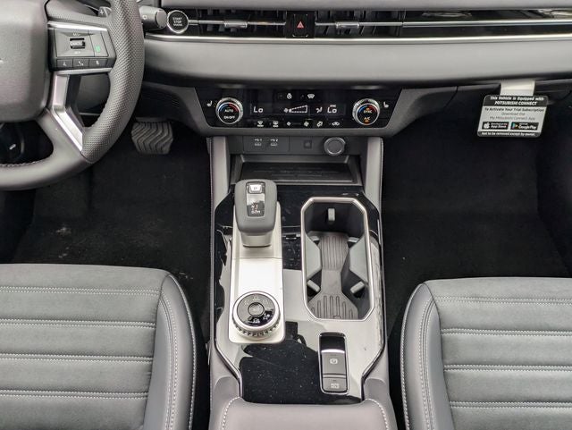 2026 Mitsubishi Outlander Base