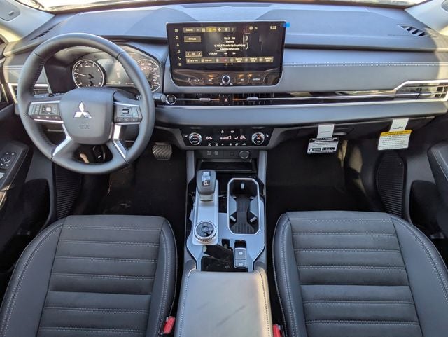 2026 Mitsubishi Outlander Base