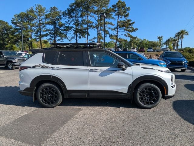 2026 Mitsubishi Outlander Base