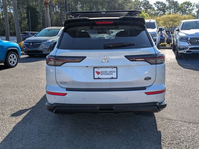 2026 Mitsubishi Outlander Base