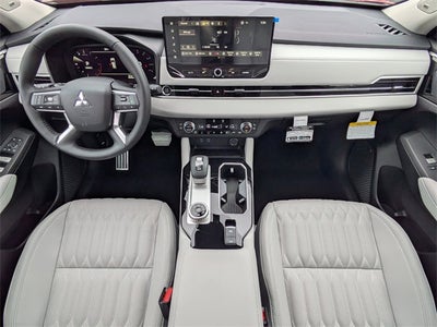 2025 Mitsubishi Outlander Base