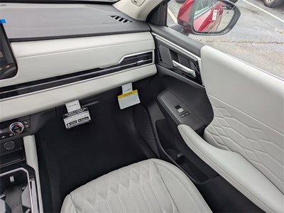 2025 Mitsubishi Outlander Base