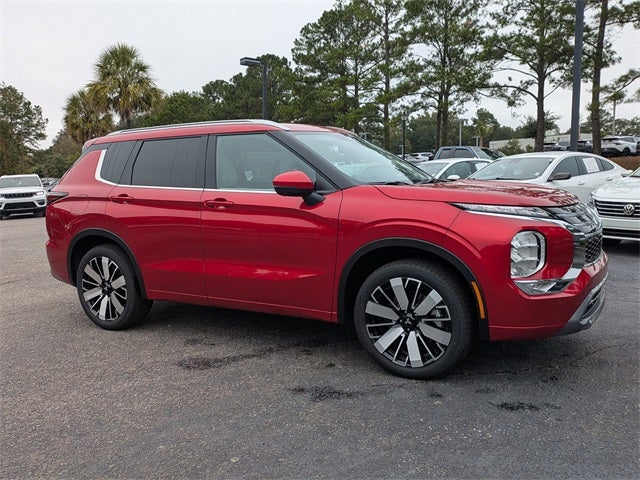 2025 Mitsubishi Outlander Base