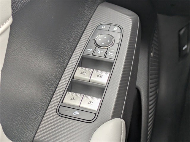 2025 Mitsubishi Outlander Base