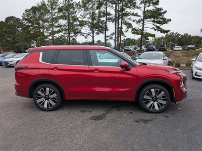 2025 Mitsubishi Outlander Base