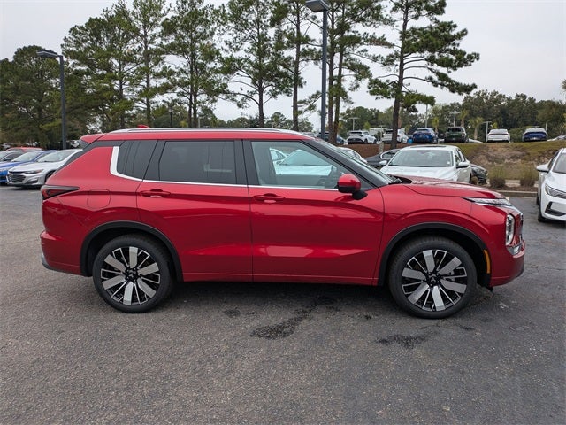 2025 Mitsubishi Outlander Base