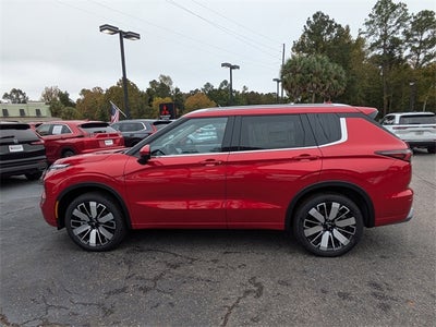 2025 Mitsubishi Outlander Base