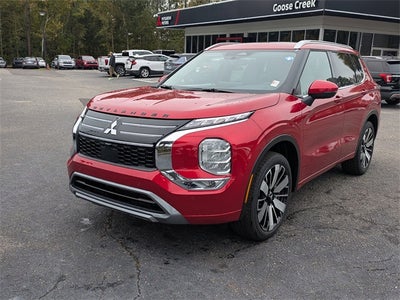 2025 Mitsubishi Outlander Base