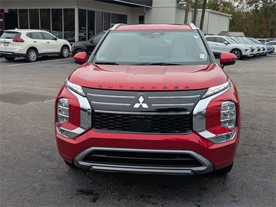 2025 Mitsubishi Outlander Base