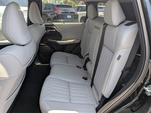 2025 Mitsubishi Outlander Platinum Edition