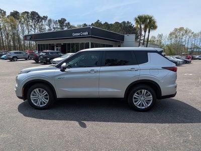 2025 Mitsubishi Outlander PHEV Base