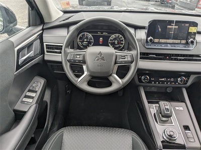 2025 Mitsubishi Outlander PHEV Base