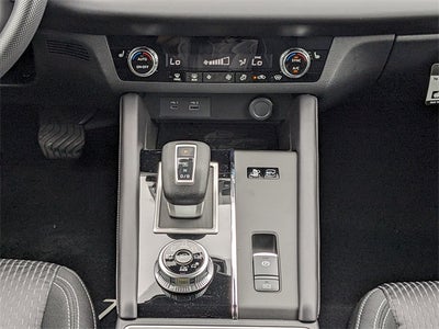 2025 Mitsubishi Outlander PHEV Base