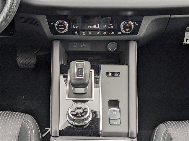 2025 Mitsubishi Outlander PHEV Base