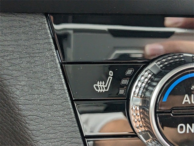 2025 Mitsubishi Outlander PHEV Base