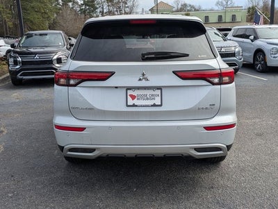 2025 Mitsubishi Outlander PHEV Base