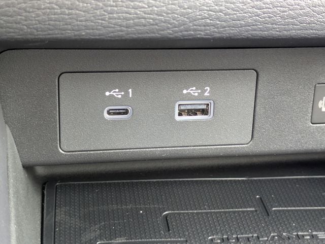 2025 Mitsubishi Outlander PHEV SE