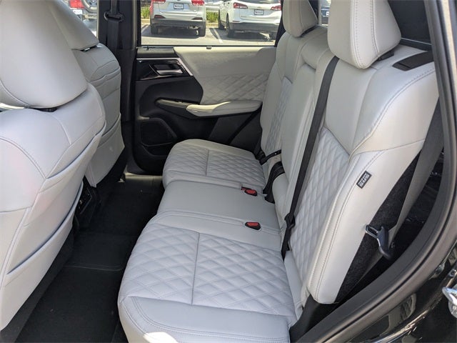 2025 Mitsubishi Outlander PHEV Base