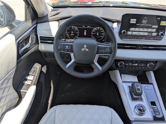 2025 Mitsubishi Outlander PHEV Base