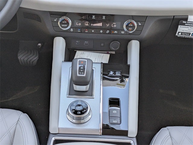 2025 Mitsubishi Outlander PHEV Base