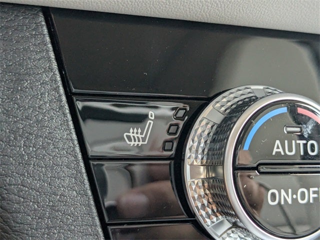 2025 Mitsubishi Outlander PHEV Base