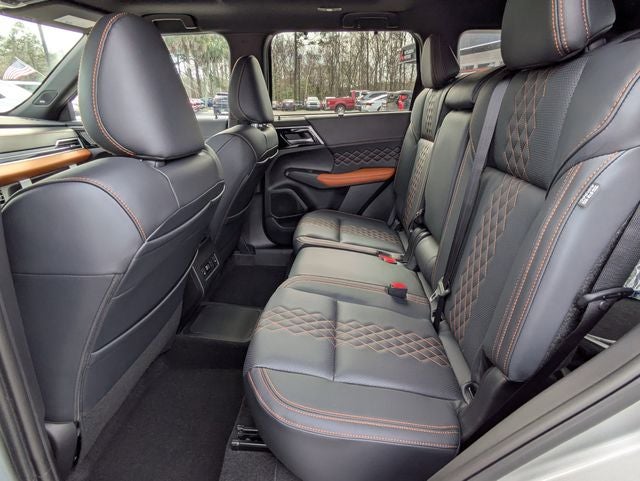 2025 Mitsubishi Outlander PHEV Base